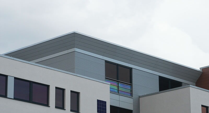 Dachrandverkleidung Stadteilzentrum "STEP"